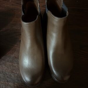 AEROSOLES Women's Brown Leather Ankle Heeled Boots